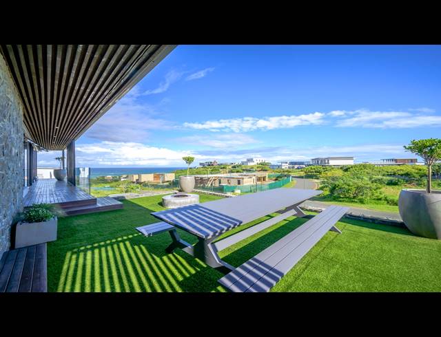 5 BEDROOM HOUSE FOR SALE IN ZULULAMI LUXURY COASTAL ESTATE